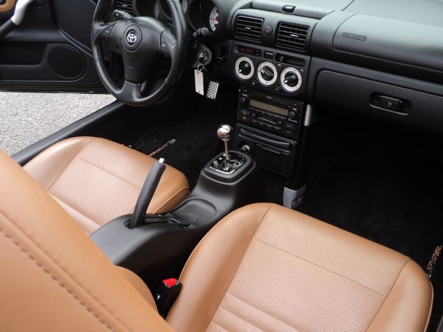 Toyota MR2 Spyder 2003 photo 3