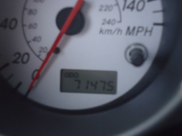 Toyota MR2 Spyder 2003 photo 2