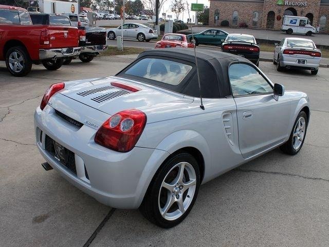Toyota MR2 Spyder 2004 photo 2