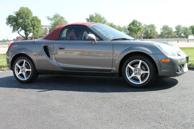 Toyota MR2 Spyder 2005 photo 4
