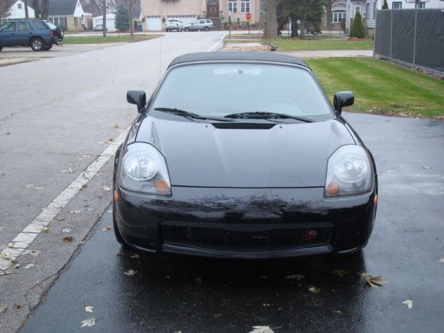Toyota MR2 Spyder 2010 photo 2