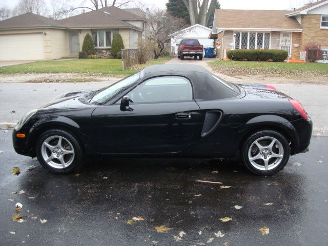 Toyota MR2 Spyder 2010 photo 4