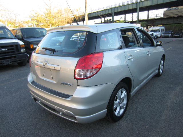 Toyota Matrix 2004 photo 2