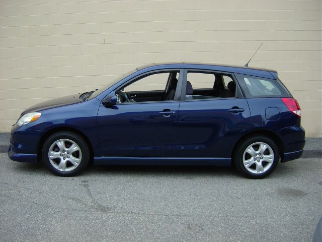 Toyota Matrix 2004 photo 2