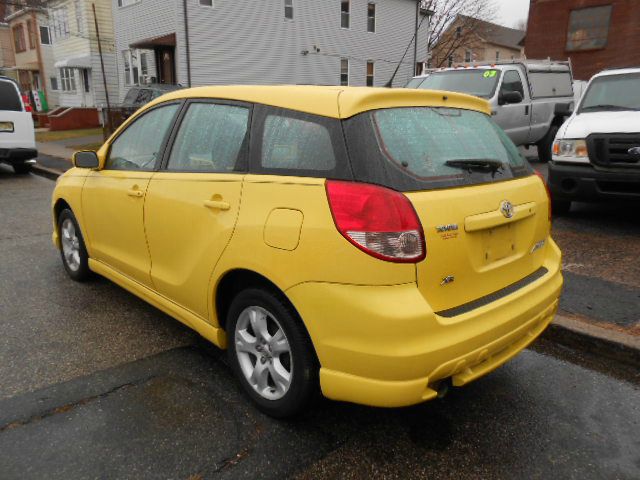 Toyota Matrix 2004 photo 2