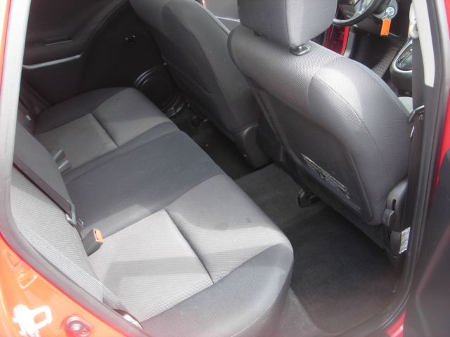 Toyota Matrix 2004 photo 17