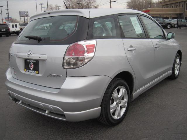 Toyota Matrix 2005 photo 3