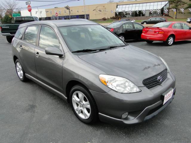Toyota Matrix XLS Sport Utility