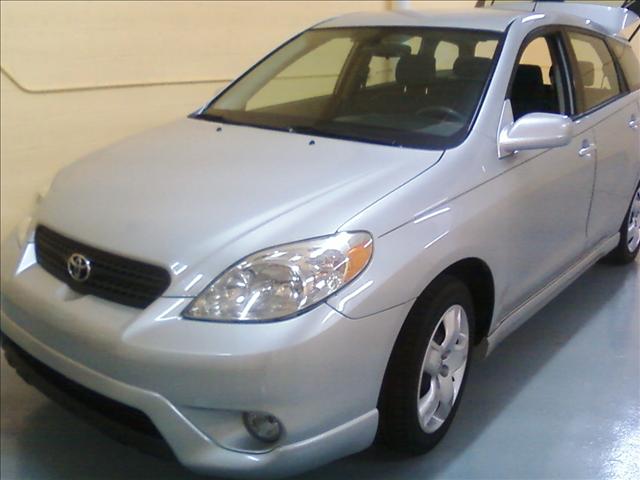 Toyota Matrix XLS Wagon