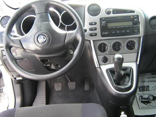 Toyota Matrix 2006 photo 2
