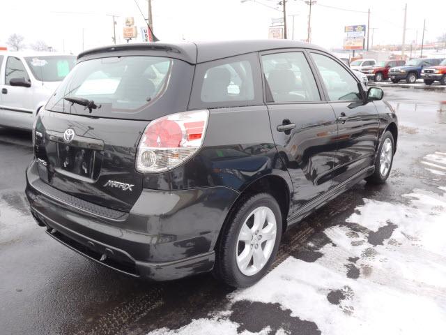 Toyota Matrix 2006 photo 2