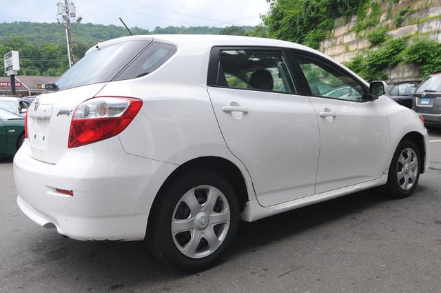 Toyota Matrix 2010 photo 4