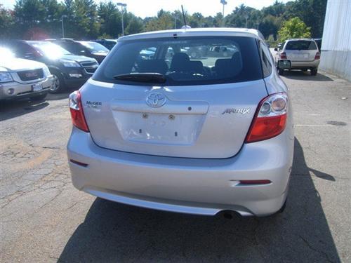 Toyota Matrix 2010 photo 2