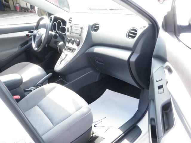 Toyota Matrix 2010 photo 3