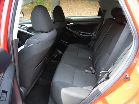 Toyota Matrix 2010 photo 2
