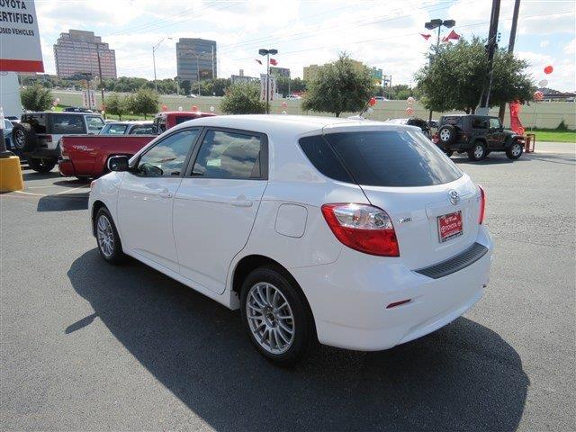 Toyota Matrix 2010 photo 2