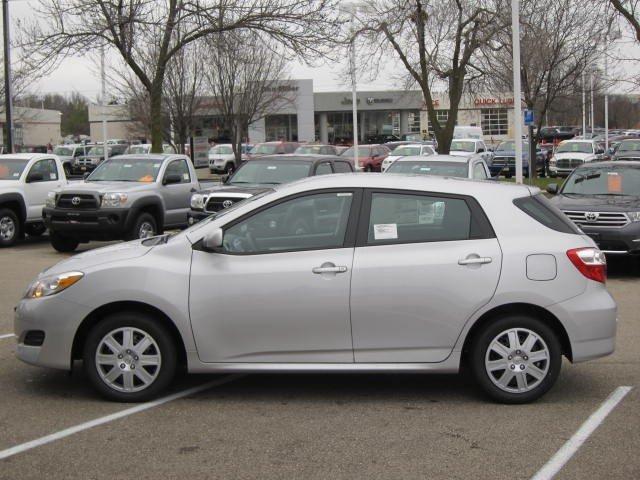 Toyota Matrix 2011 photo 2