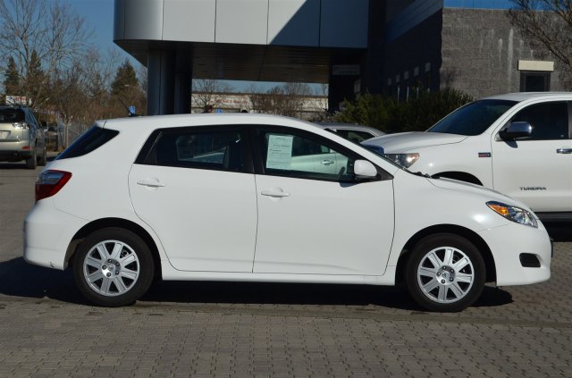 Toyota Matrix 2012 photo 1