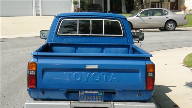 Toyota Pickup 1982 photo 2