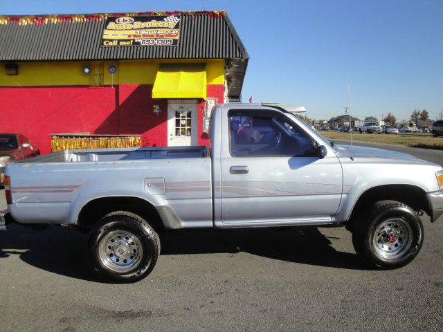 Toyota Pickup 1991 photo 2