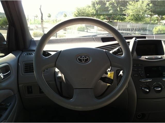 Toyota Prius Base Sedan