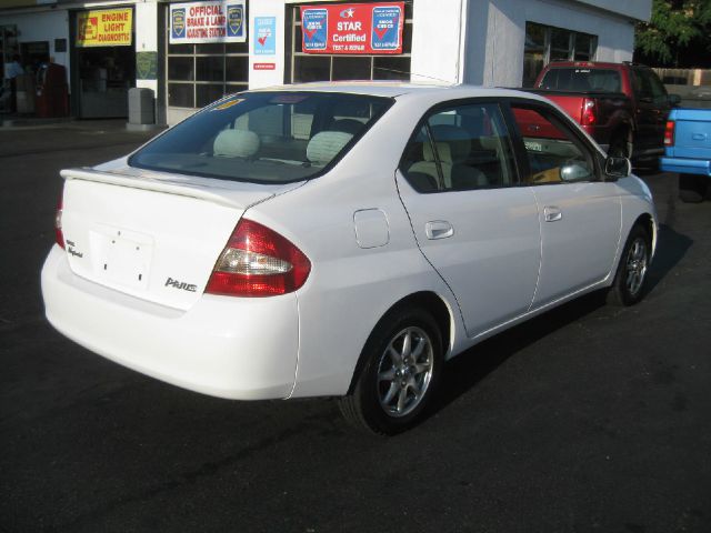 Toyota Prius 2002 photo 2