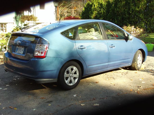 Toyota Prius 2004 photo 2