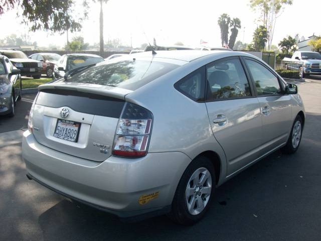 Toyota Prius 2004 photo 2