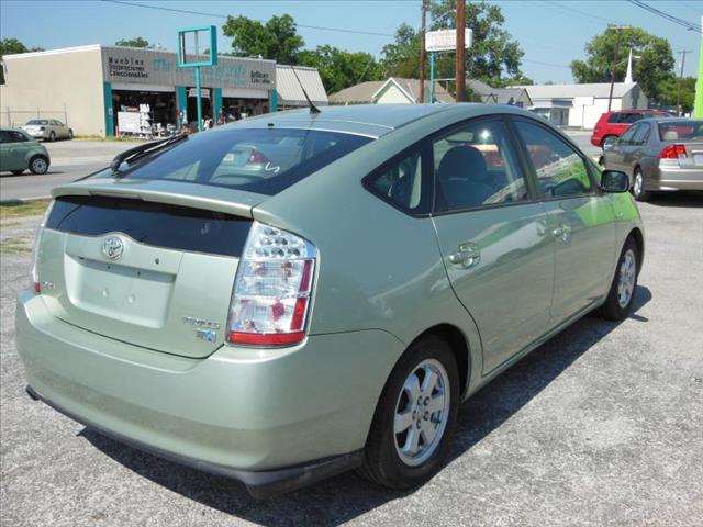 Toyota Prius 1500 Z71 CREW CAB Hatchback