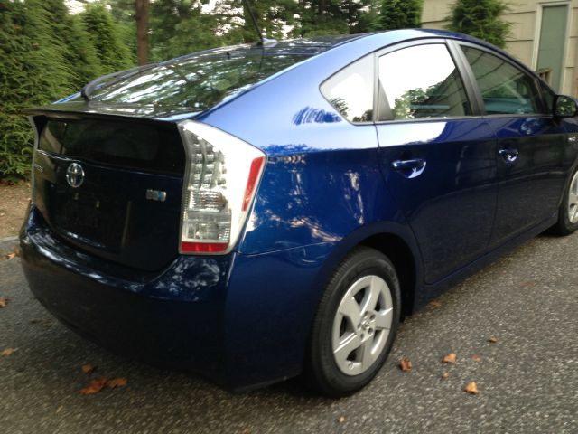 Toyota Prius 4dr Sdn 2.4L FWD Hatchback