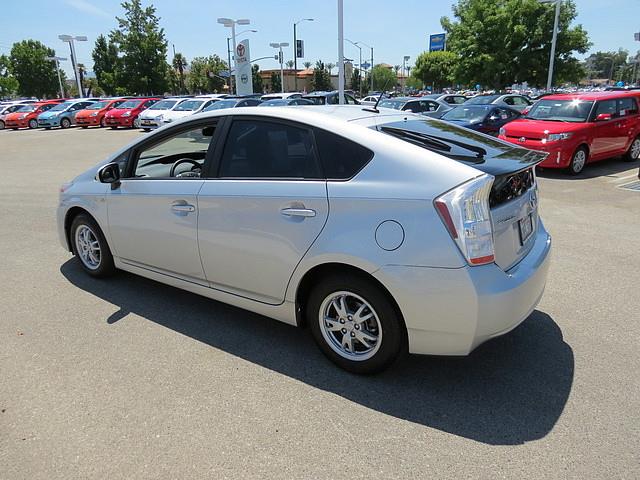 Toyota Prius 2010 photo 2