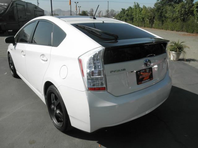 Toyota Prius 2WD 4dr SE SUV Hatchback