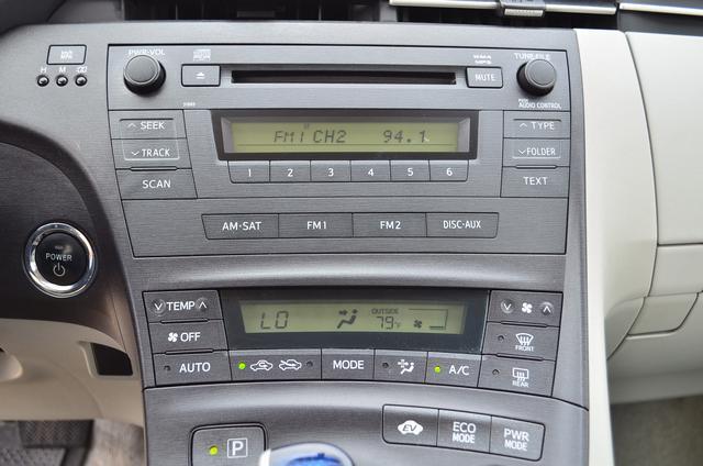 Toyota Prius 2010 photo 10