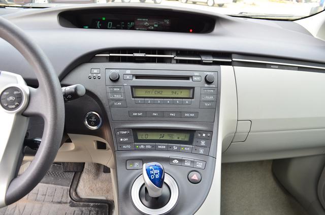Toyota Prius 2010 photo 18