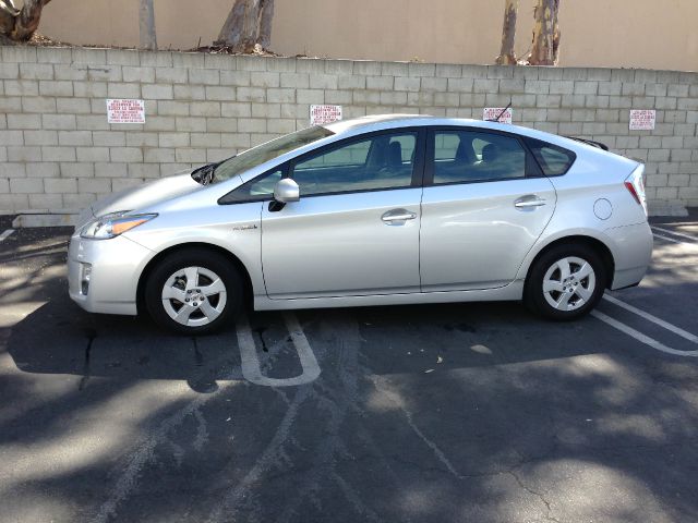 Toyota Prius 4dr Sdn 2.4L FWD Hatchback