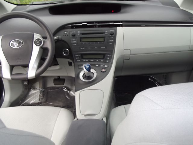 Toyota Prius 2010 photo 17