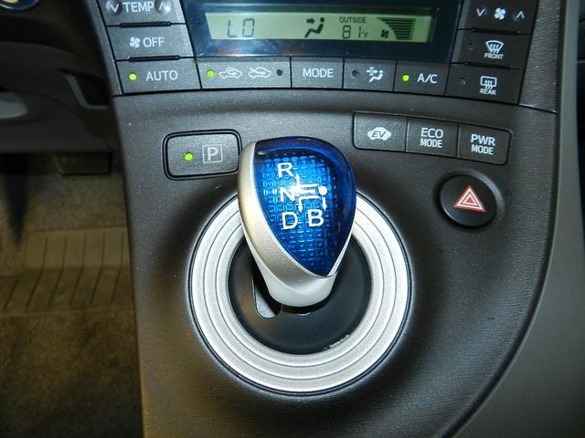 Toyota Prius LTZ 4x4 Nav DVD Hatchback