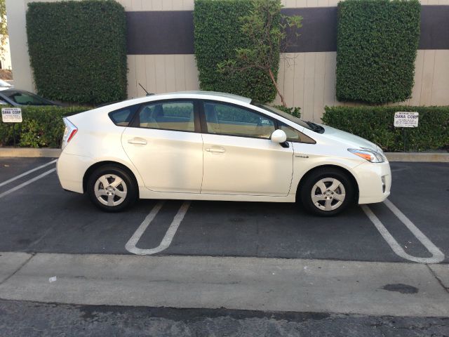 Toyota Prius 4dr Sdn 2.4L FWD Hatchback