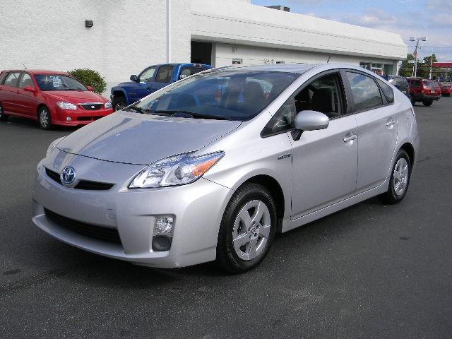 Toyota Prius SLT - MEGA Cab4x4 Hatchback