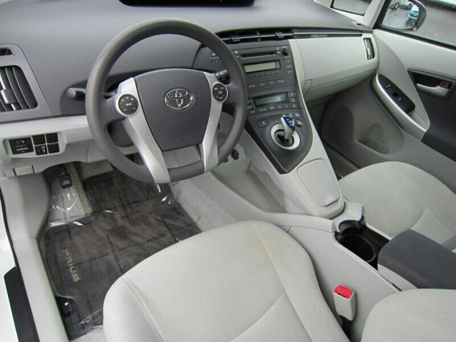 Toyota Prius SLT Megacab Hatchback