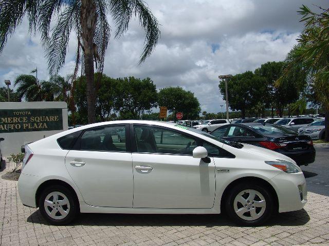 Toyota Prius 2010 photo 2