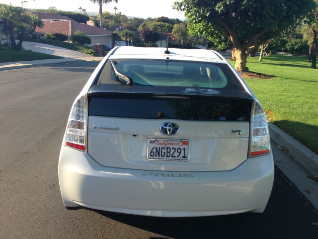 Toyota Prius 4dr Sdn 2.4L FWD Hatchback