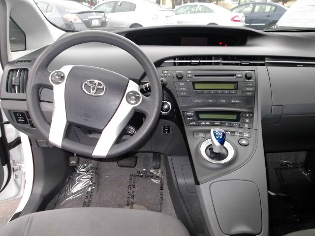 Toyota Prius 2010 photo 2
