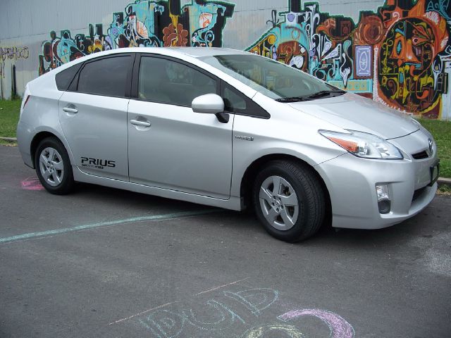 Toyota Prius 4dr Sdn 2.4L FWD Hatchback