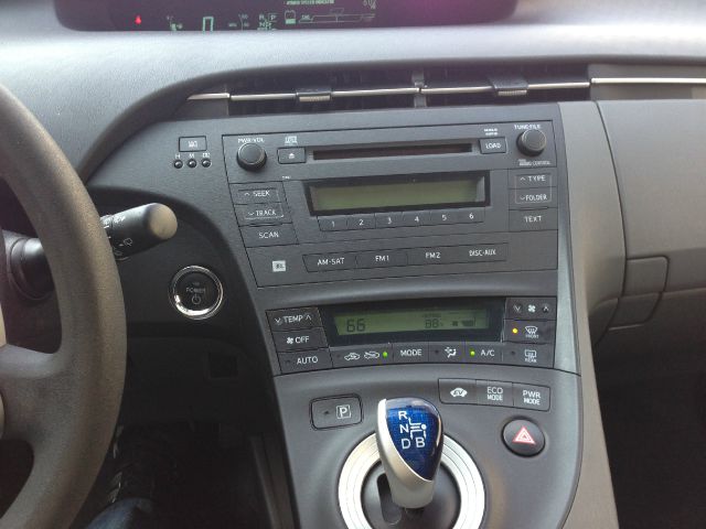 Toyota Prius 2010 photo 2