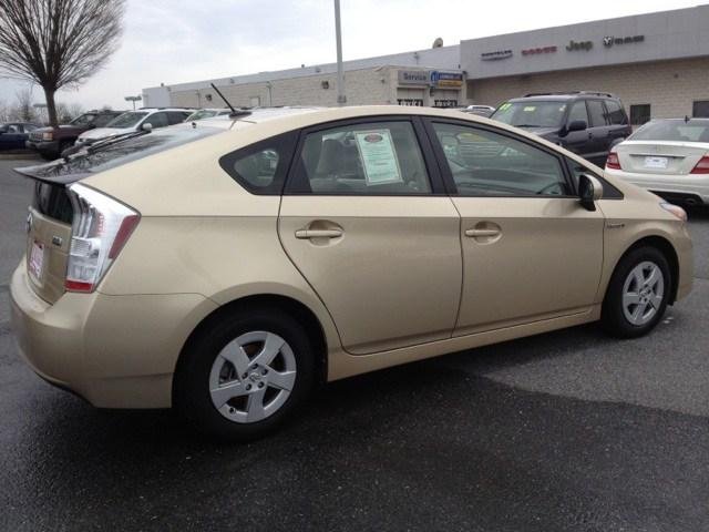 Toyota Prius 2011 photo 2