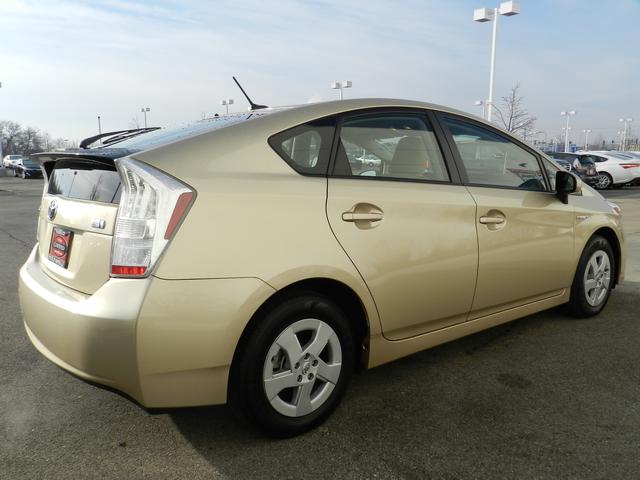 Toyota Prius 2011 photo 4