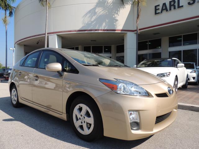 Toyota Prius 2011 photo 2