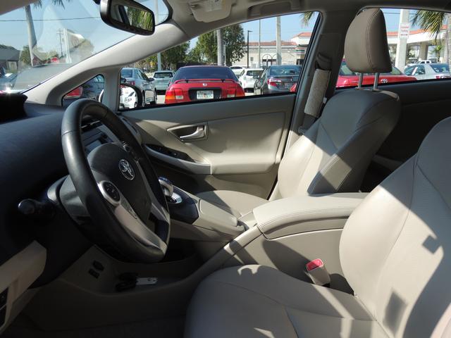 Toyota Prius 2011 photo 5