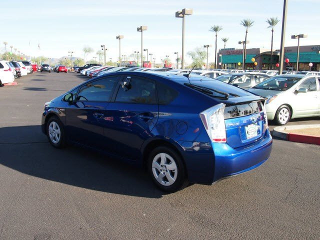 Toyota Prius 2011 photo 2